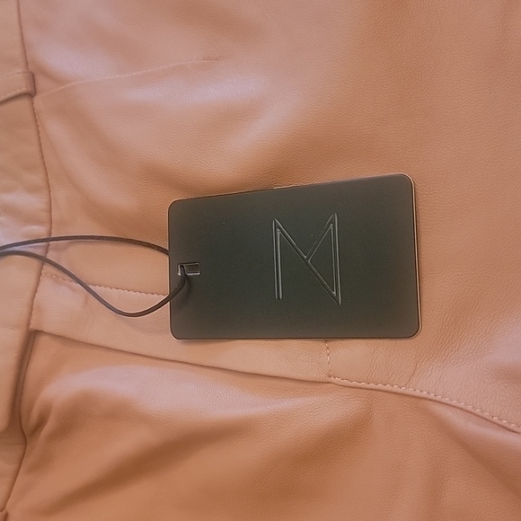 💕NWT Zeynap Arcay Pink Leather Shorts - Picture 10 of 11